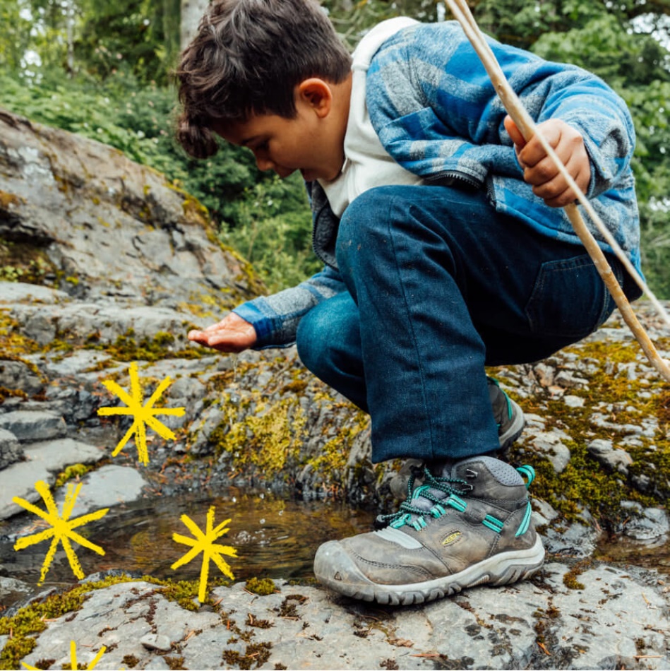 Bota Impermeable Ridge Flex Para Niños Grandes Con Alfombra Roja Bisonte