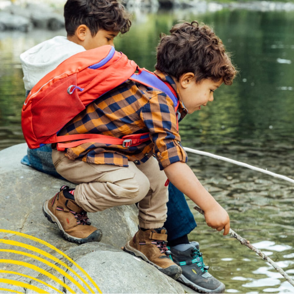 Bota Impermeable Ridge Flex Para Niños Pequeños Con Alfombra Roja Bisonte