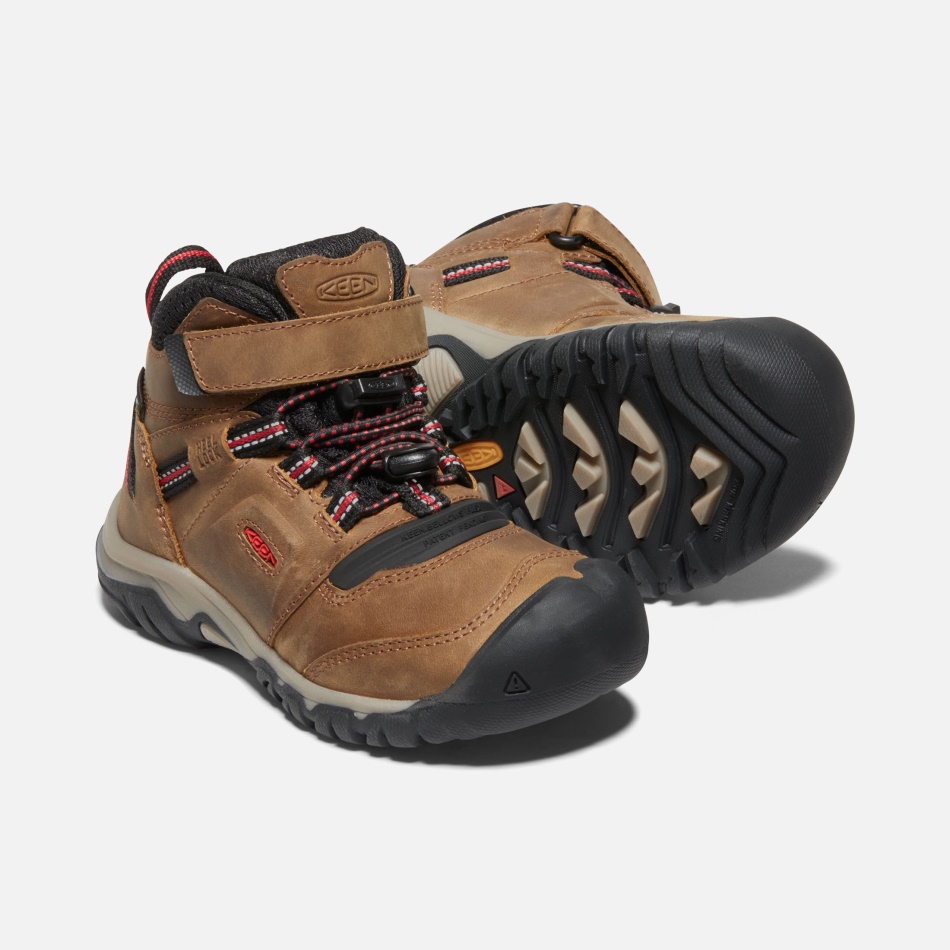 Bota Impermeable Ridge Flex Para Niños Pequeños Con Alfombra Roja Bisonte